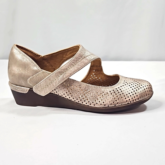 Cobb Hill Shoes - Cobb Hill Devyn Mary Jane Metallic Sz 6.5